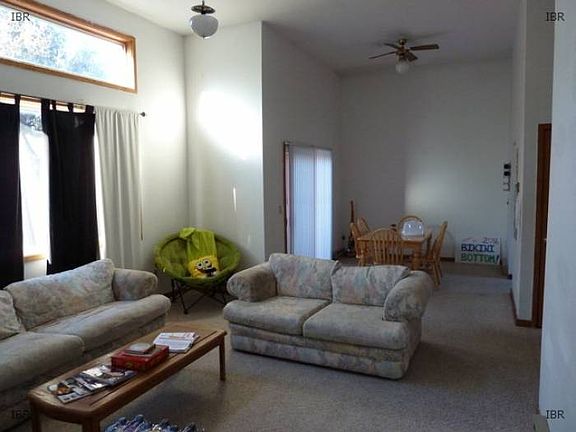 Living Rm to Dining Rm