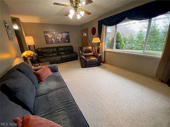 3rd image of 3156 Hudson Dr