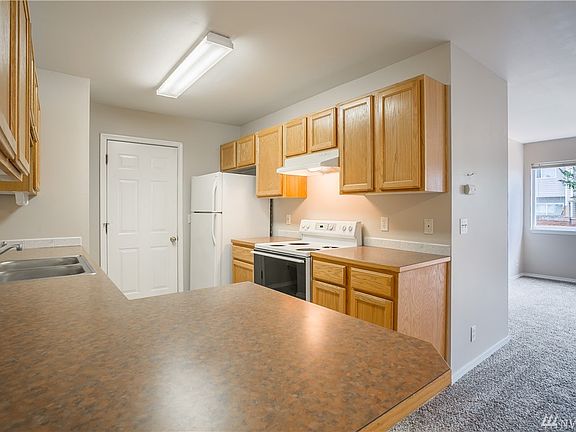5th image of 1824 E Illinois St