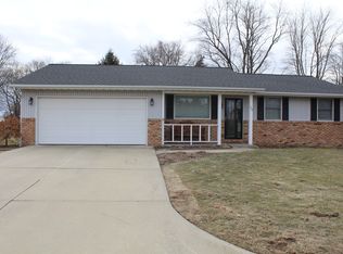 312 1st St, Congerville, IL 61729
