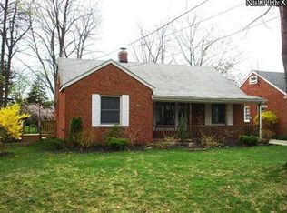 1784 Sunview Rd, Lyndhurst, OH 44124