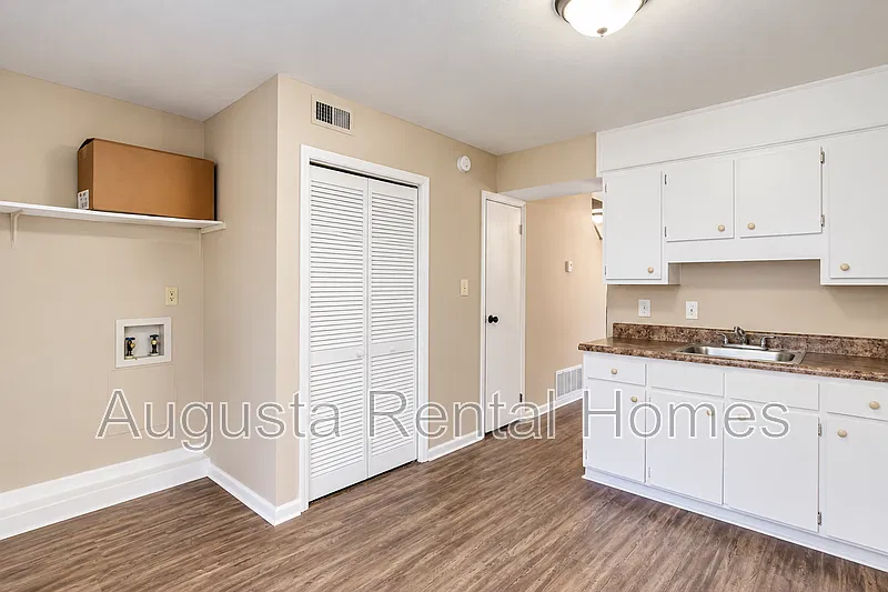 2 bed, 1.5 bath, 960 sqft, $995 — Photo 4