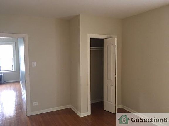 4th image of 6924 S Oglesby Ave #2412