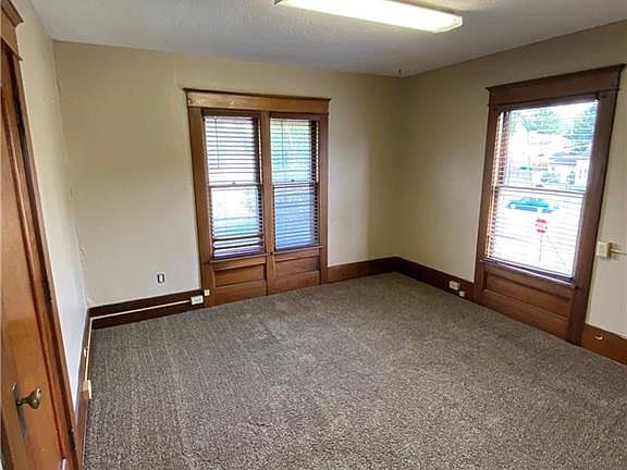 4th image of 828 Fairmount Ave