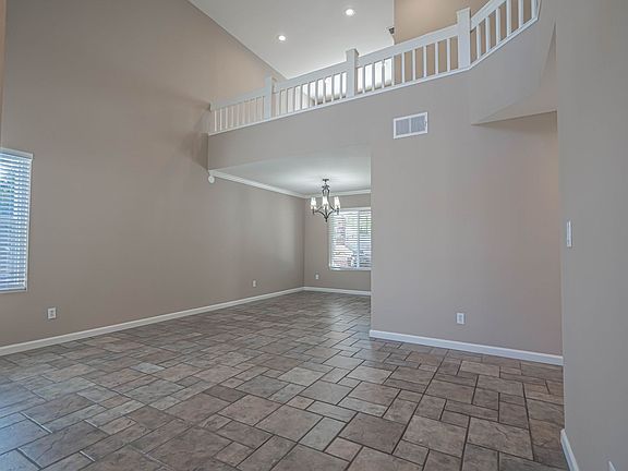 4th image of 28104 Bryce Dr