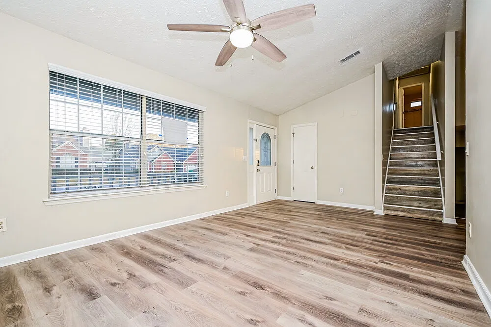 3 bed, 2.5 bath, 1591 sqft, $2,730 — Photo 4