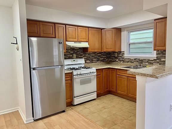 2nd image of 153 Williams Ave Floor 1