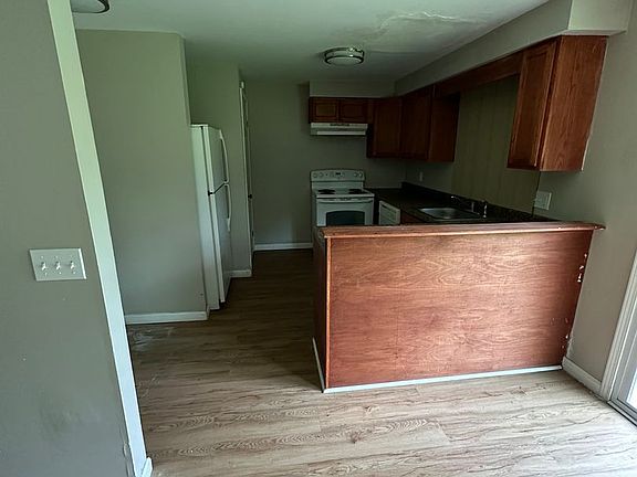 4th image of 18-20 Wheeler St #18