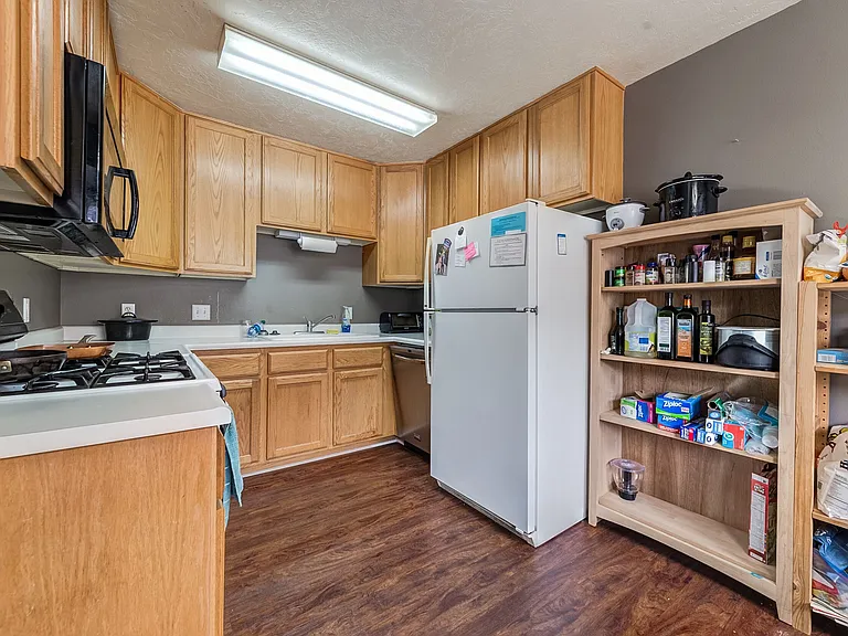 529 N 790 E #211 — Photo 3