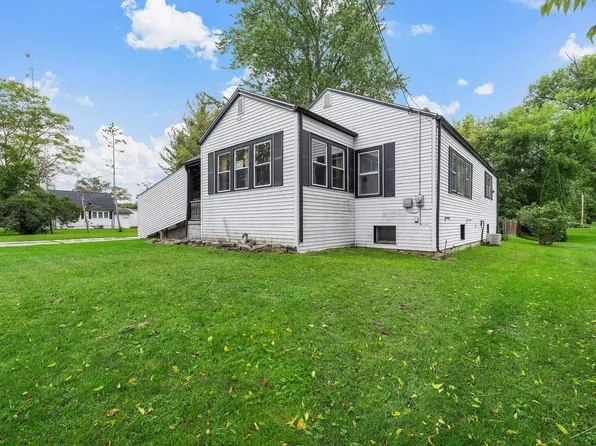 6248 McKinley St, Bridgeport, MI 48722