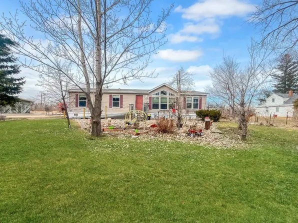 505 Truax Ave W, Velva, ND 58790