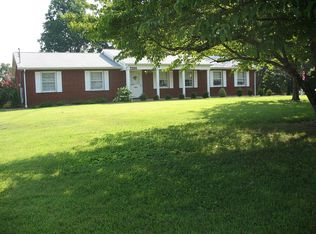 7200 Della Dr, Powell, TN 37849