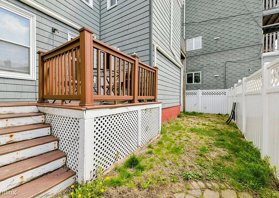 243 Emerson Boston (South Boston) Unit Photo 15