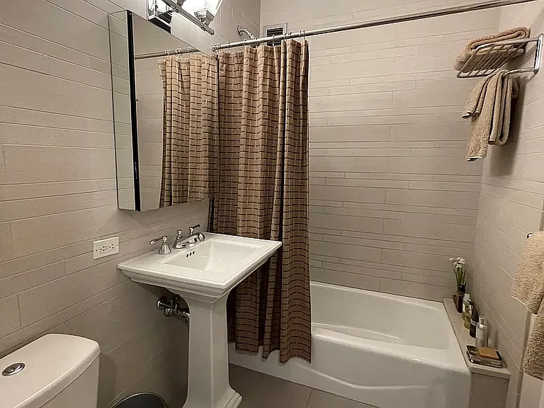 1510 Lexington Ave #12M — Photo 18