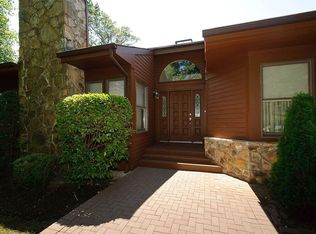 51 Hunt Dr, Jericho, NY