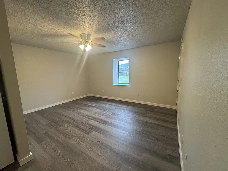 301 Butler Ave — Photo 9