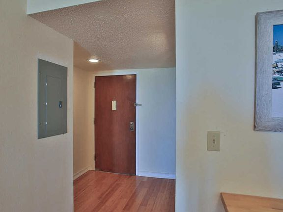 4th image of 925 N Halifax Ave APT 807