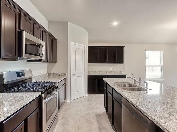 3rd image of 10142 Shagbark Hickory Ct