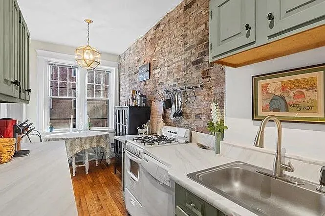 4 Crawford St #2 — Photo 7