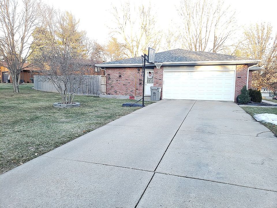 2nd image of 2840 Mark Ave