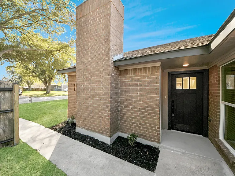 3305 Avenue R — Photo 24