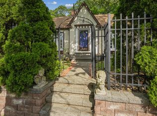 330 Vernon Valley Rd, Northport, NY 11768