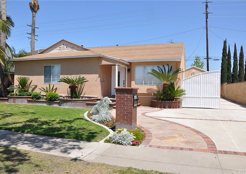 1st image of 8313 Poinsettia Dr