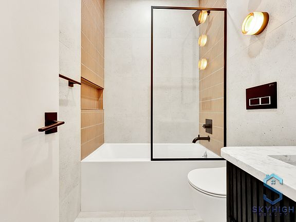 5th image of 1698 Pacific St #Penthouse 4d