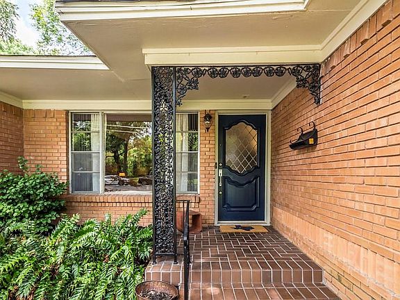 5th image of 8023 Claremont Dr