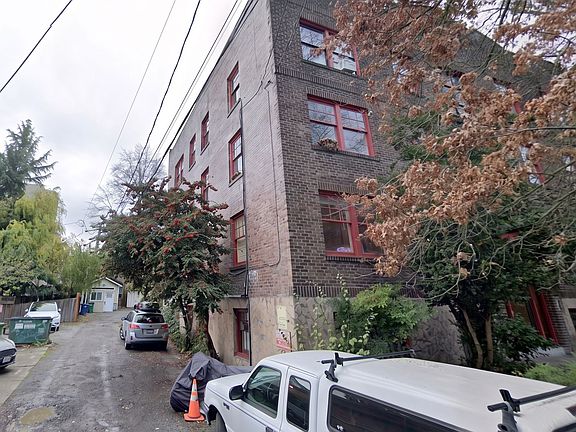 4th image of 616 E Thomas St APT 304
