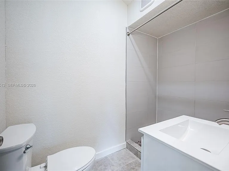 4504 Oakley St #B — Photo 16
