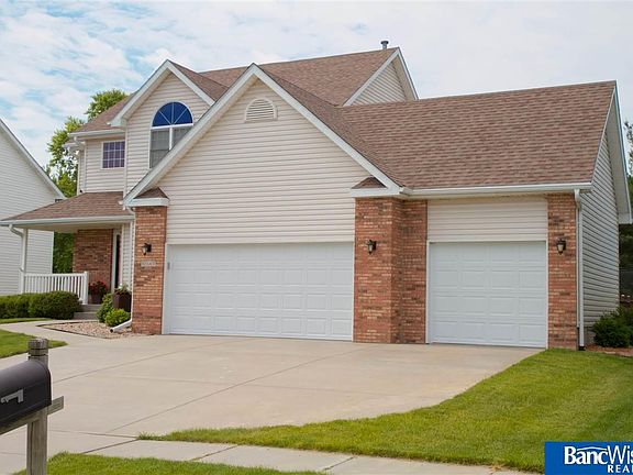 3rd image of 8041 Hanna Pointe Pl