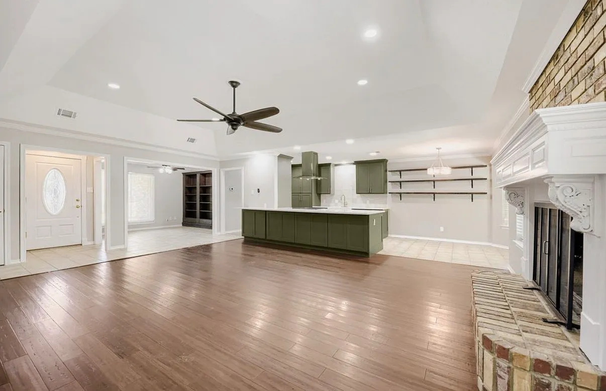 3 bed, 1738 sqft, $2,225 — Photo 4