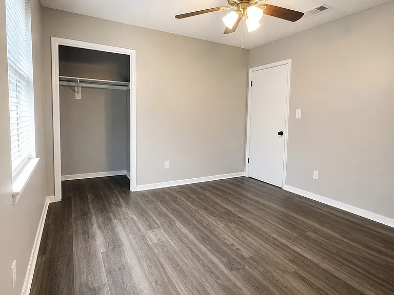 8130 Stonebrook Dr — Photo 15