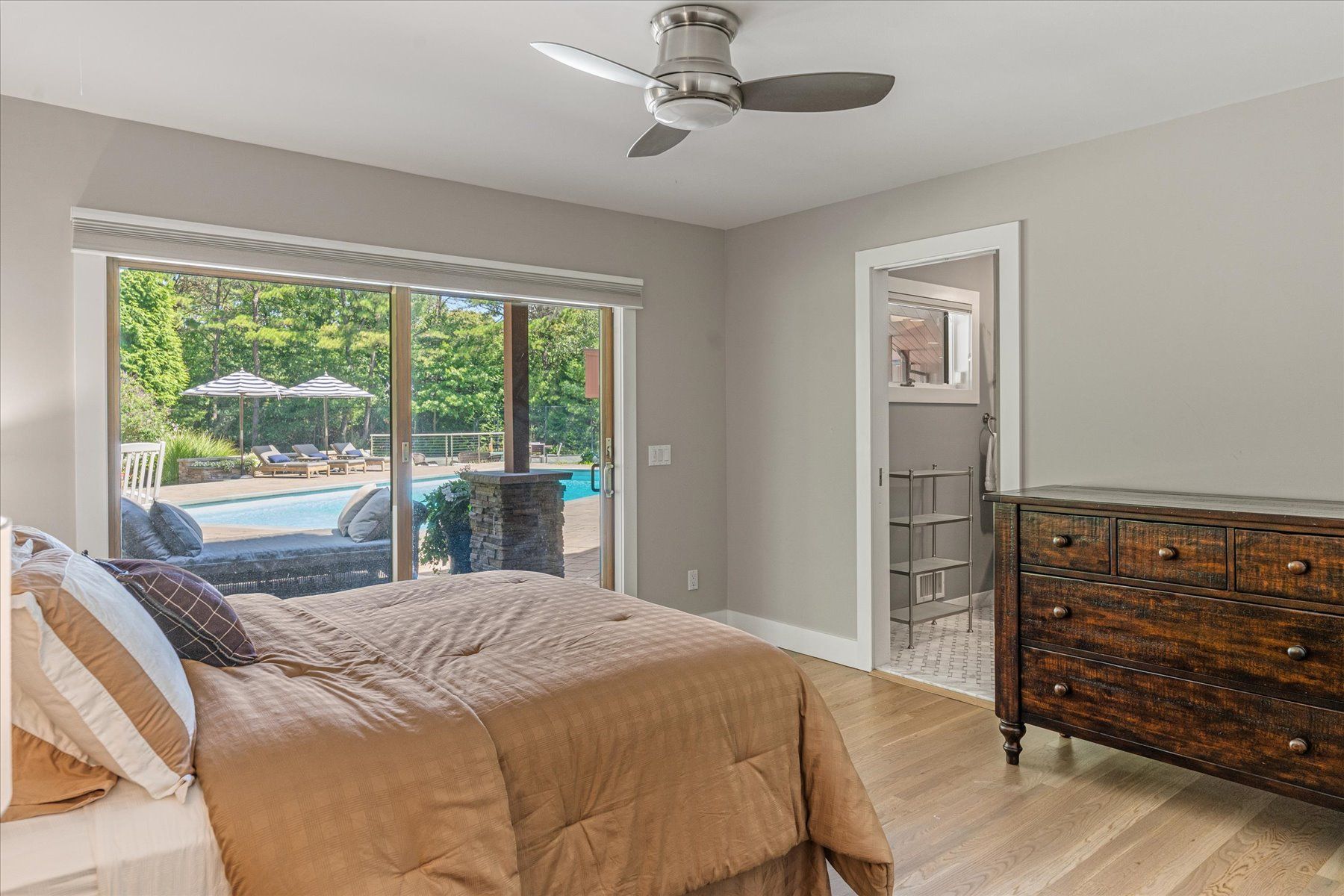 2 Eagle Close, East Quogue, NY 11942 Out East