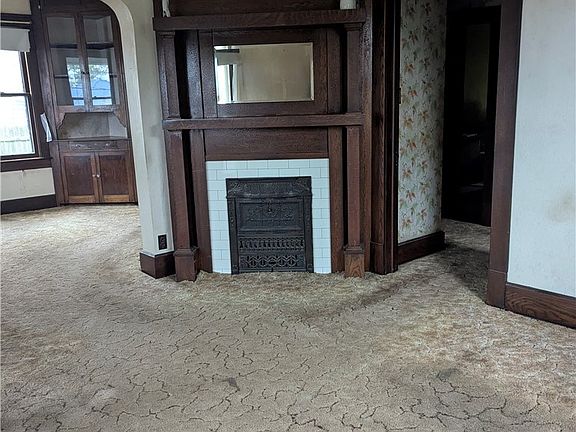 4th image of 1903 Stewart Ave