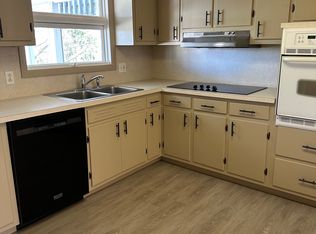 878 N Lee Ct APT 1, Hazleton, PA 18201