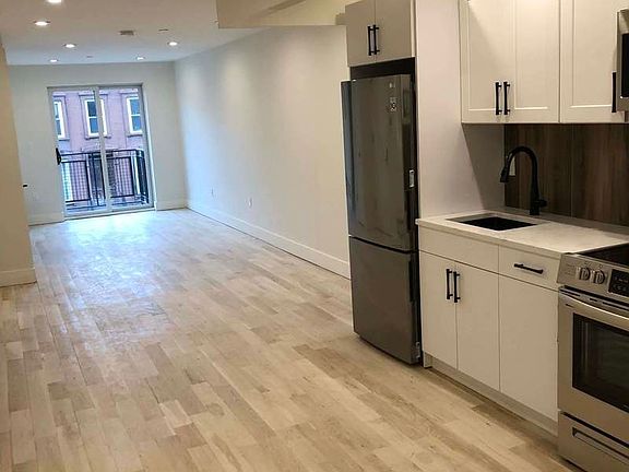2nd image of 315 Macon St #3