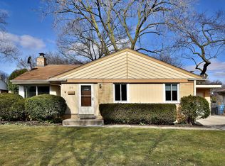 550 E Park Ave, Elmhurst, IL 60126