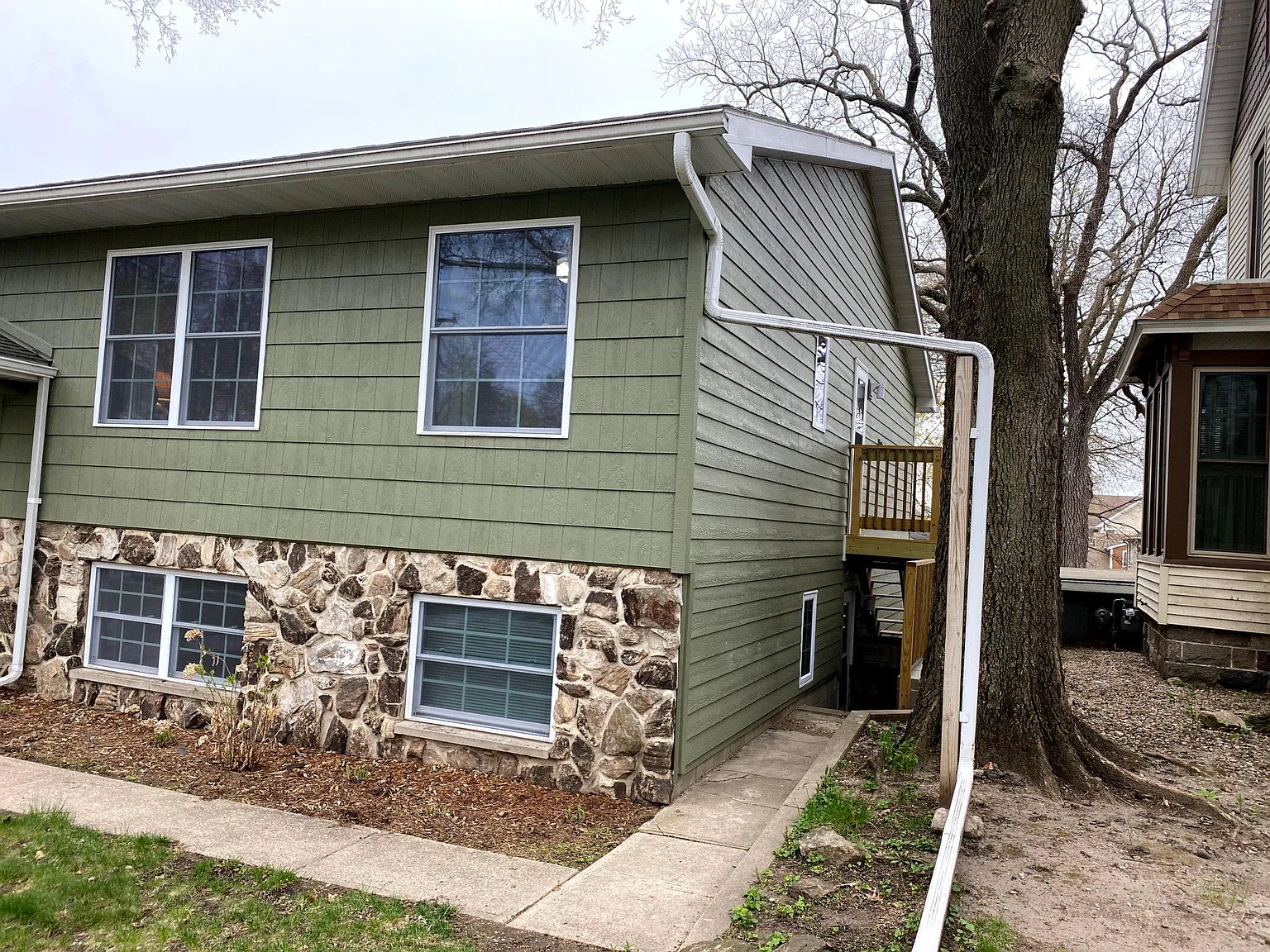 2 bed, 1200 sqft, $1,100 — Photo 3
