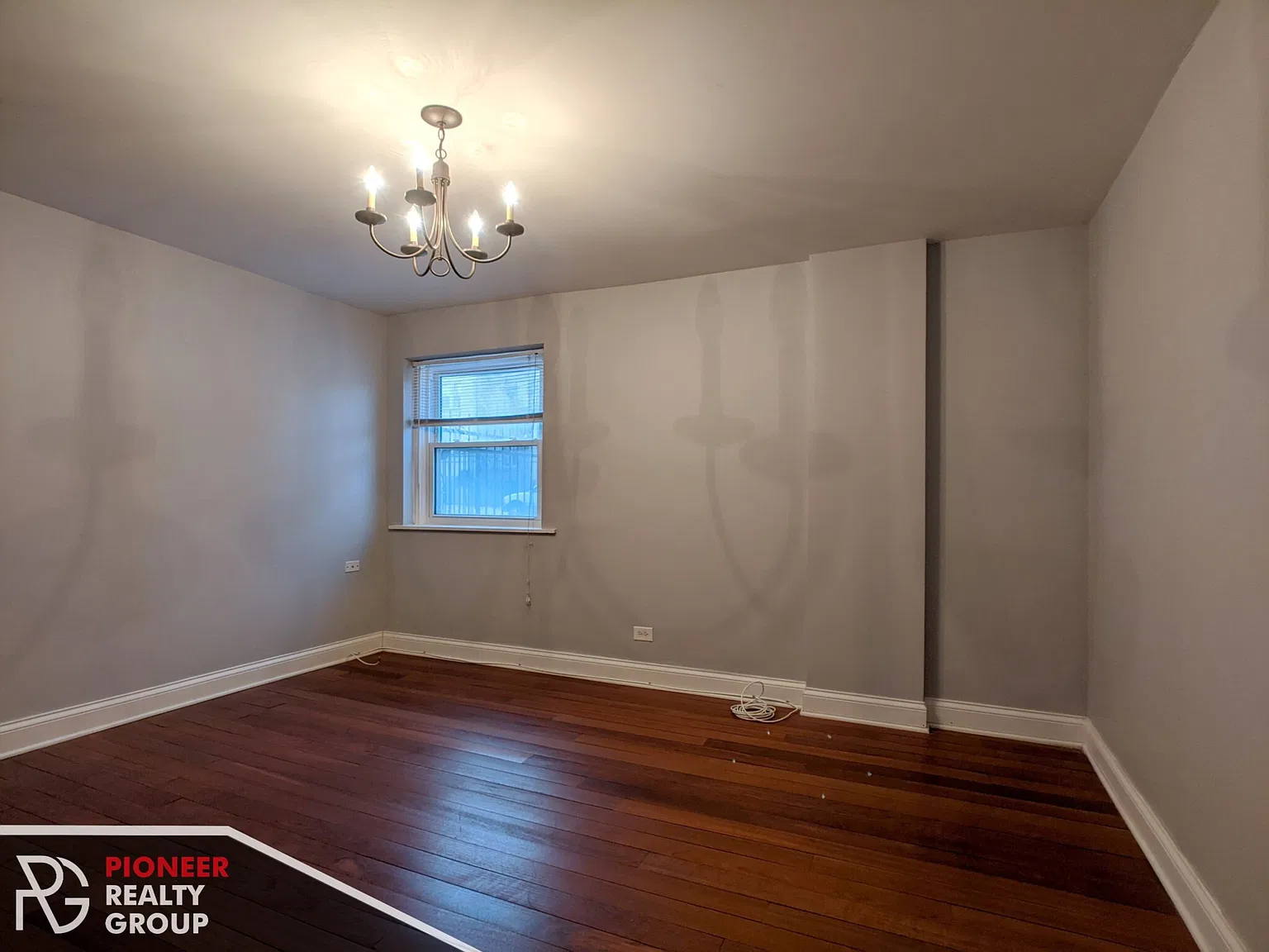 5029 N Harding Ave — Photo 4