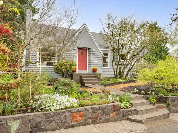 734 SE 69th Ave, Portland, OR 97215
