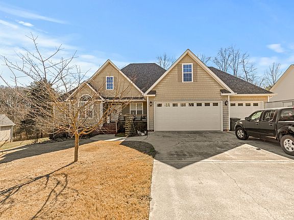 5th image of 59 Honeysuckle Dr