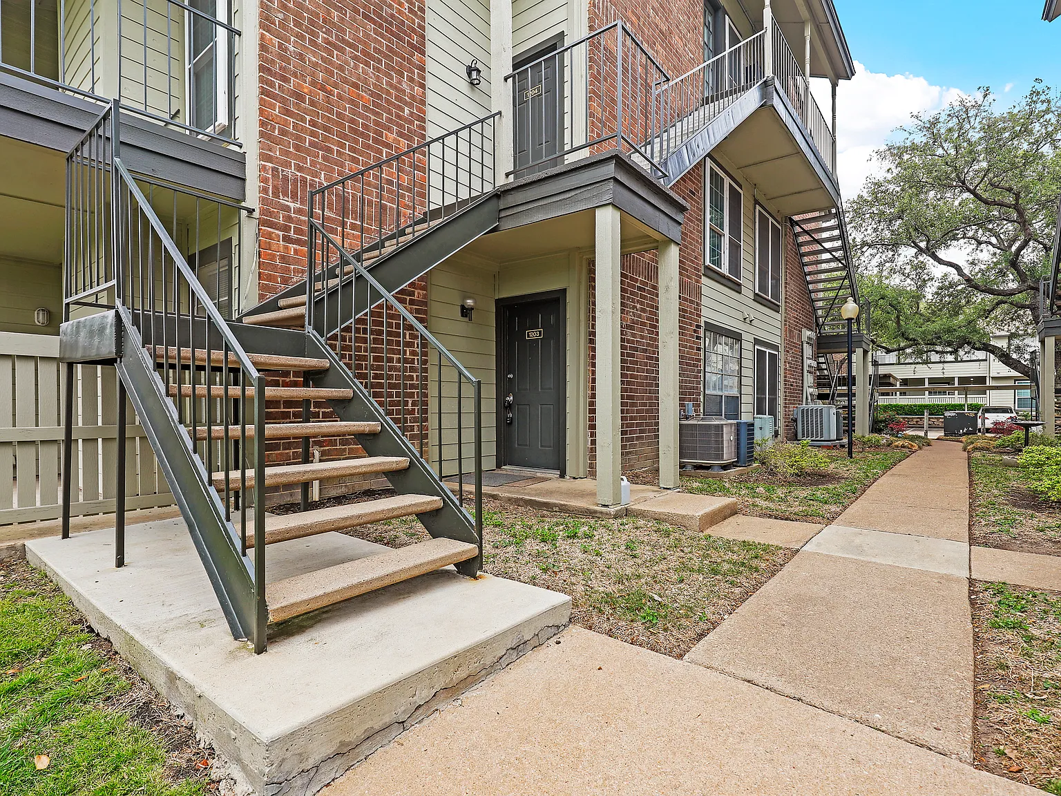 5981 Arapaho Rd Unit 1203, Dallas; 75248 - 1 — Photo 2