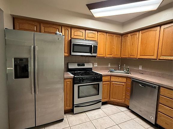 5th image of 11949 Glenvalley Dr