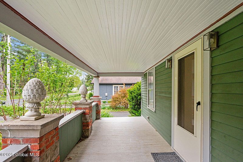 4th image of 406 Northern Pines Road