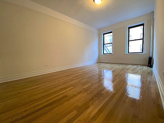 5th image of 2 S Pinehurst Ave APT 3E