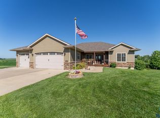 501 Wildtree Cir, Crooks, SD 57020