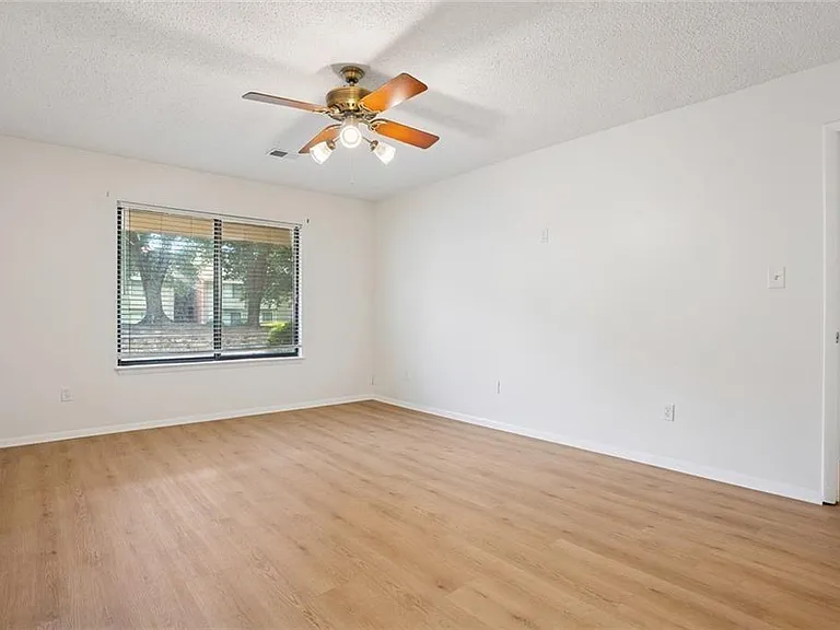 2035 Powers Ferry Trce SE — Photo 18