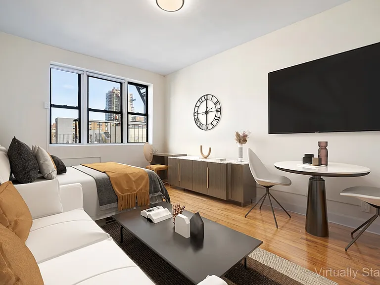 624 E 11th St #5CA — Photo 1